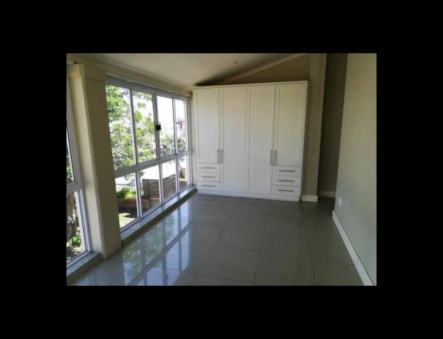 3 BEDROOM APARTMENT TO LET IN POINT WATERFRONT
